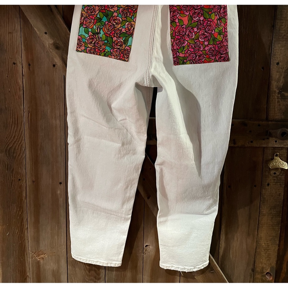 High Rise Tapered Light Wash Jean Size 14/28 inseam NWT